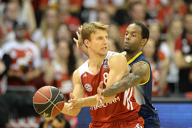 图片报：法比奥-席尔瓦饱受内收肌伤病困扰，可能还要缺席4周