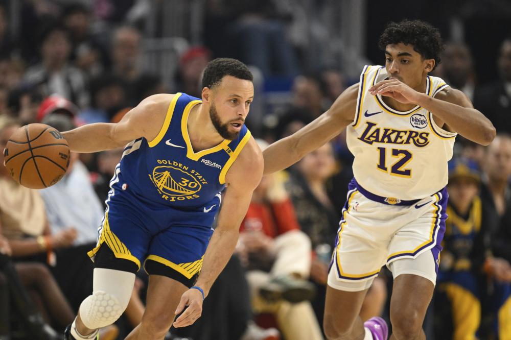 场下隐形 场下隐形